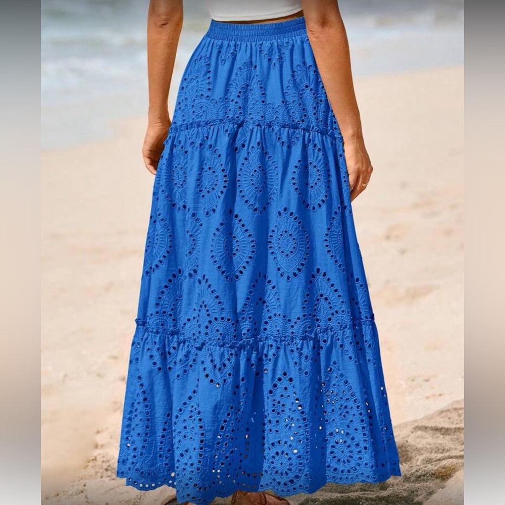 Elegant Cotton Blue Eyelet Maxi Skirt with Maxi Skirt - Picture 2 of 5